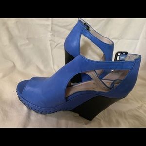 Blue wedge sandal